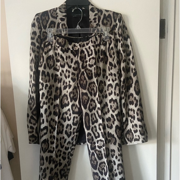 Zara set - Animal Print Blazer and Pant - Picture 6 of 12
